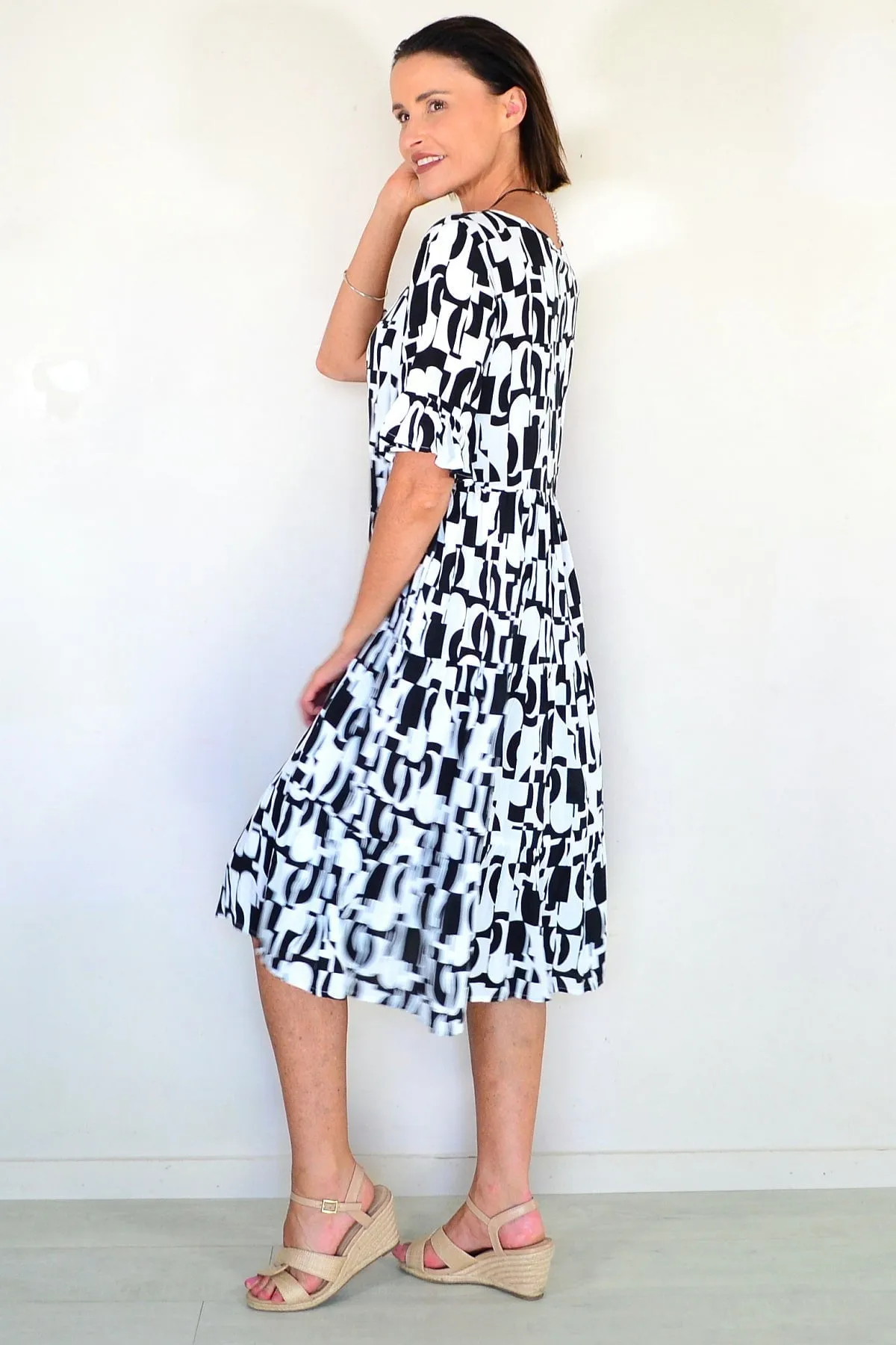 Black White Abstract Tiered Tunic Dress