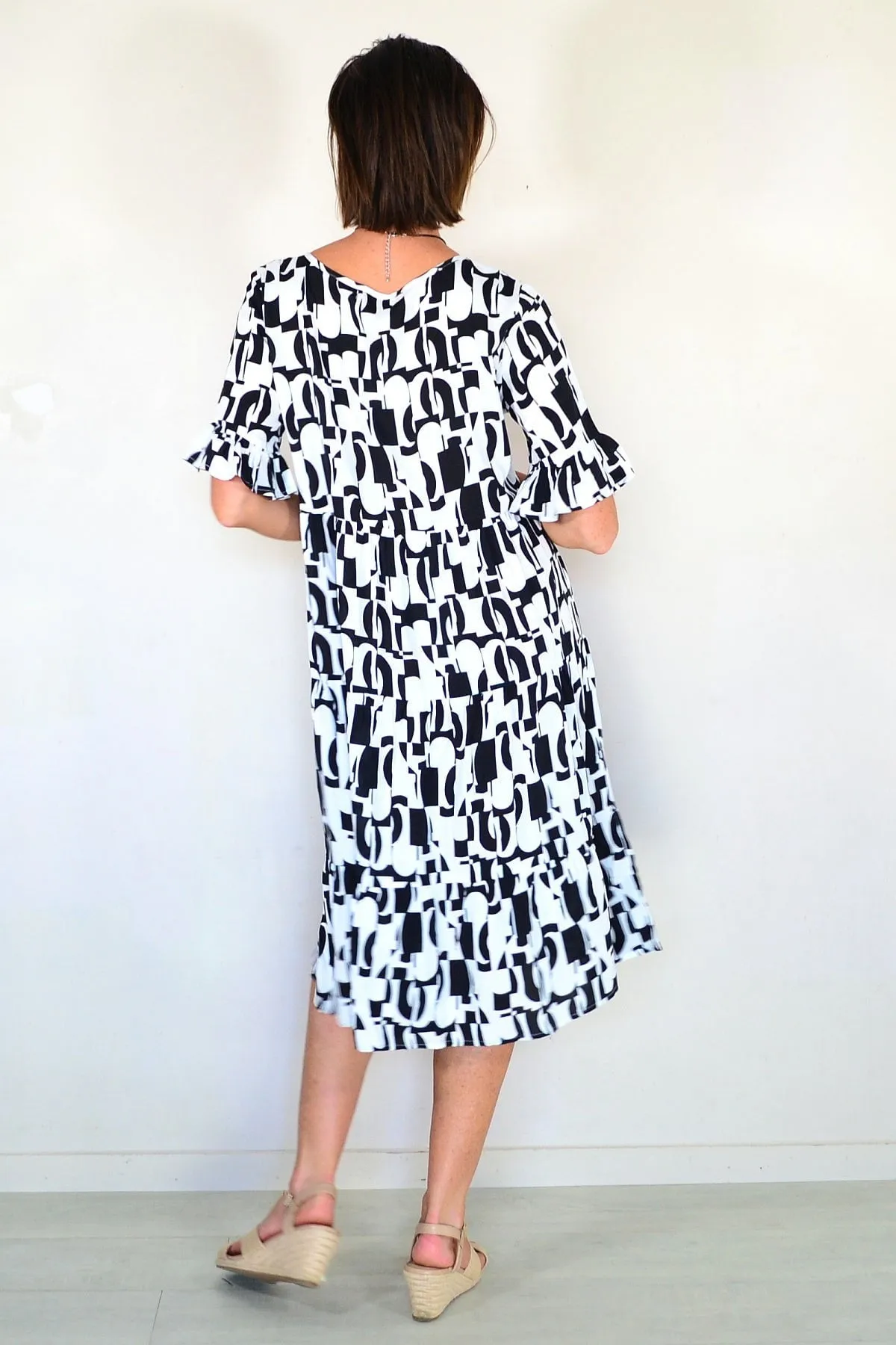 Black White Abstract Tiered Tunic Dress