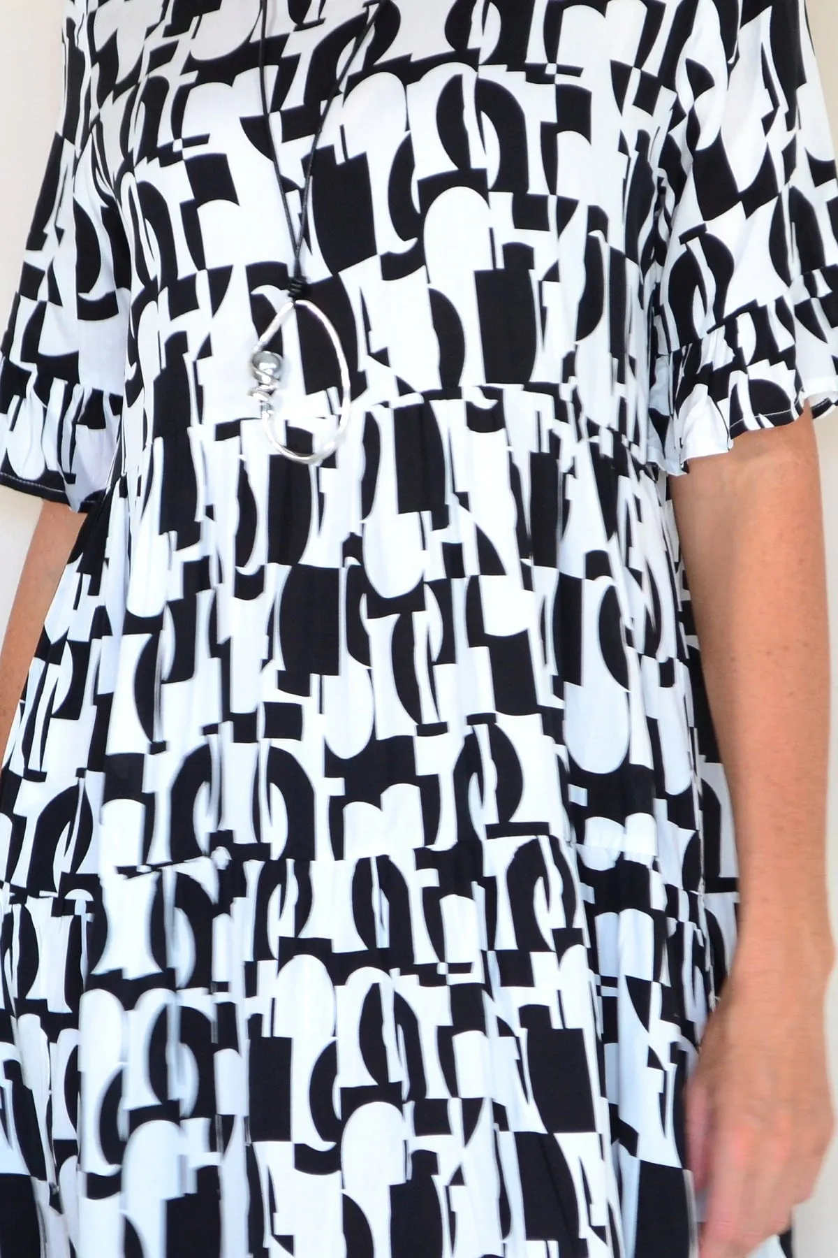 Black White Abstract Tiered Tunic Dress